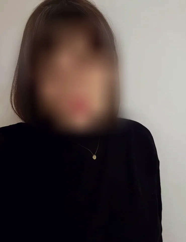 Amira, 26