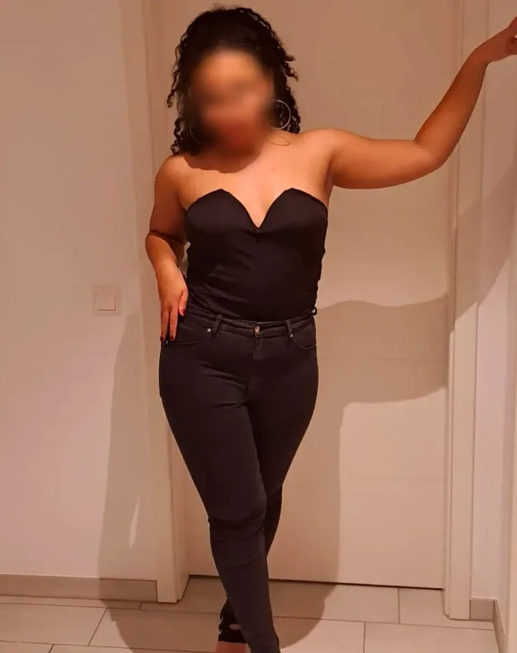 Anna, 27