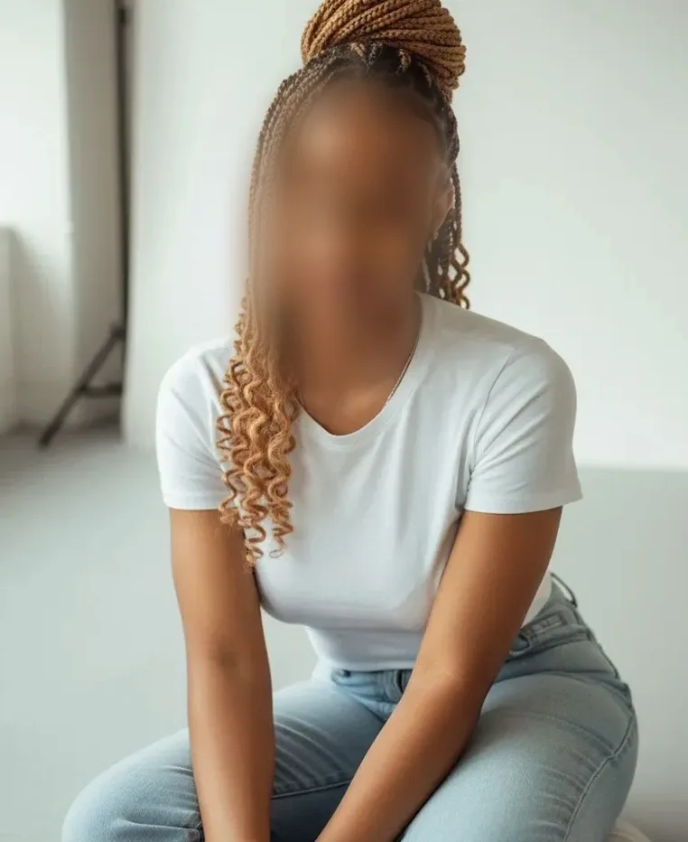 Celina, 28