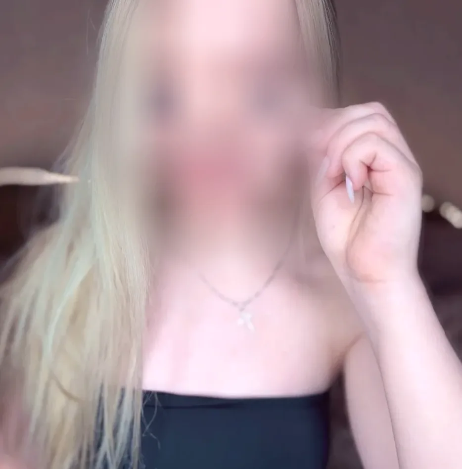 Celina, 21