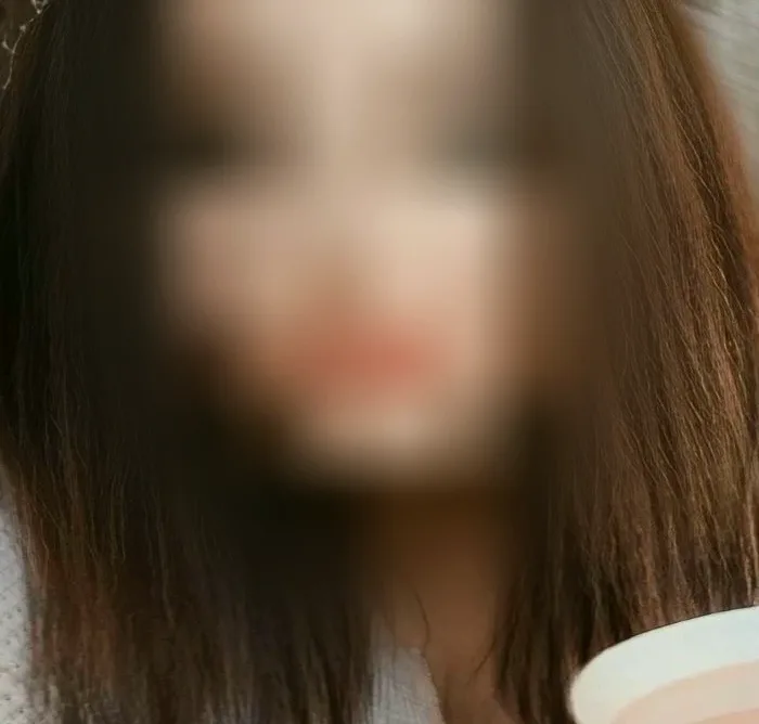 Larissa, 23